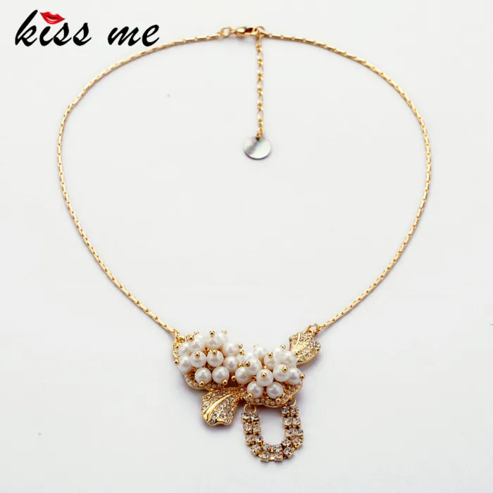 

Luxury Bib Statement Jewelry Korean Trendy Imitation Pearls Flowers Pendant Necklace Factory Wholesale