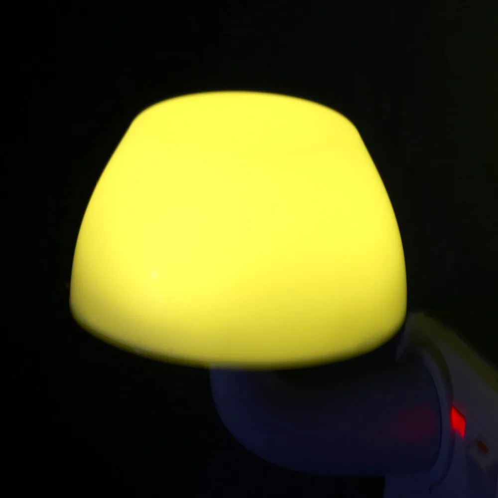 

1 pc 2016 New Arrival Mushroom Shape Light/Sound/Remot Intelligent Control Electric Lamp A Small Night Light Cool/Yellow Light