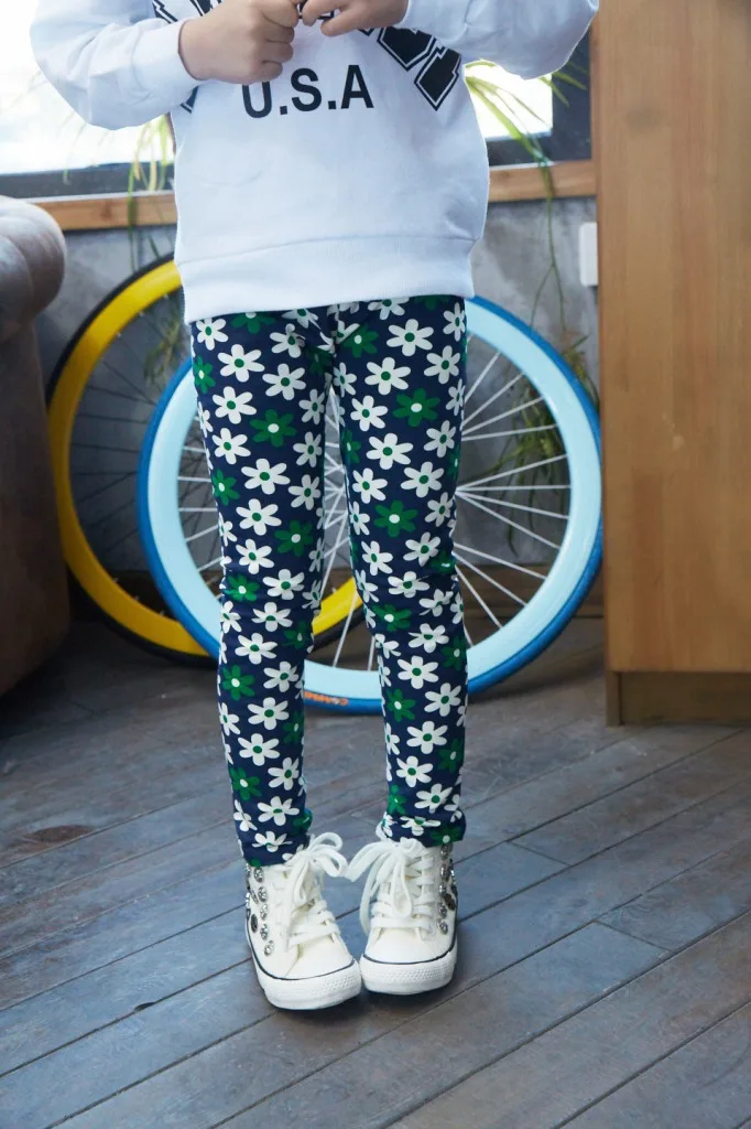 Детские леггинсы с цветочным узором для девочек, штаны Милая модная одежда с принтом для малышей длинные трикотажные брюки-Карандаш для девочек