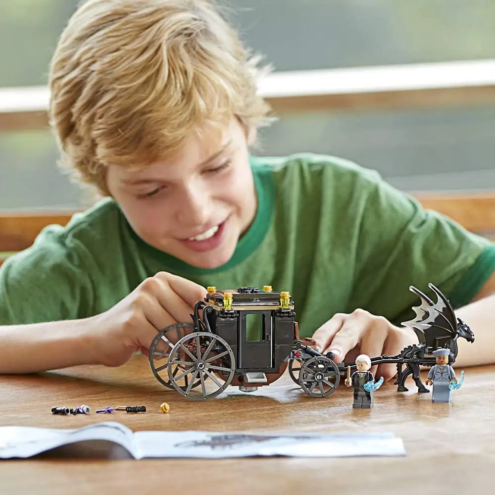 LEGO Fantastic Beast's Grindelwald's Escape 75951 (7)