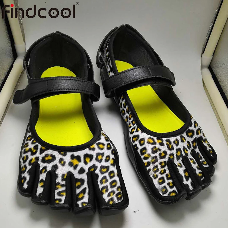 

Findcool Unisex Five Fingers Shoes Walking Shoes Men Women Slip-Resistant trekking travel 5 Toes Beach Sneakers