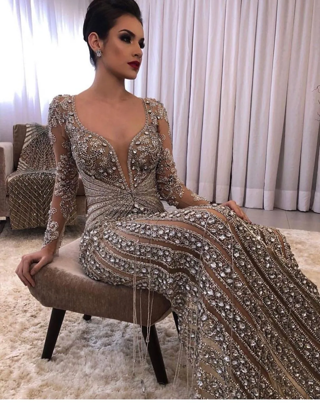 Vintage Evening Dresses Long Sleeve Crystal Party Pageant Dress 2019 V-neck Sheath Beaded Miss Pageant Gown Custom Made Vintage Evening Dresses Long Sleeve Crystal Party Pageant Dress 2019 V-neck Sheath Beaded Miss Pageant Gown Custom Made