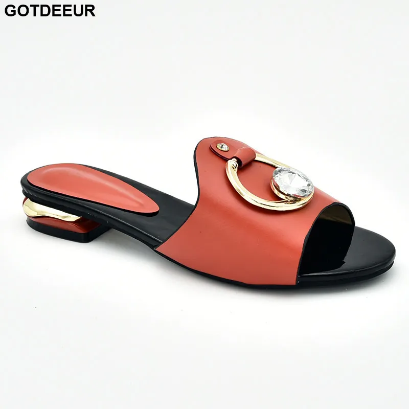 

Latest Design Summer Sandals Women Nigerian Women Wedding Shoes Decorated with Rhinestone Elegant Slip on Party Pumps for Women