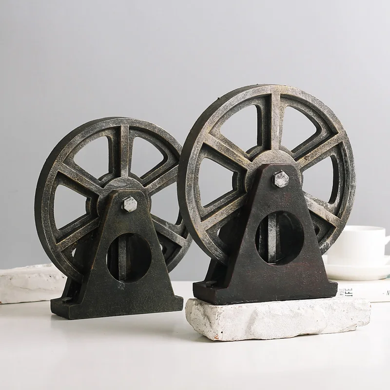

American restore ancient ways LOFT industrial Style Resin wheel Model coffee shop desktop Home Decoration