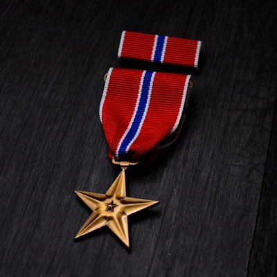 Бутик армии США Второй мировой войны бронзовая медаль пятиконечная звезда войны значок медаль лента - Цвет: With Ribbon