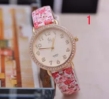2015 New Sweet Floral Vintage Women Watch Fashion Leather Quartz Watch Cartoon Ladies Dress Watches Brass Clock Relojes Mujer
