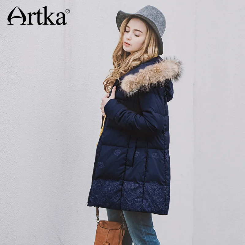 ARTKA Женская парка с капюшоном, зимний пуховик с вышивкой, меховая парка, длинная куртка, теплая ветровка, винтажная верхняя одежда ZK10157D
