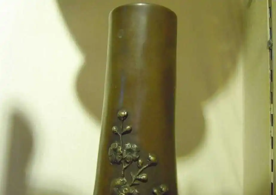 

18" China 100% pure bronze handiwork carved finely plum blossom pied magpie Vase