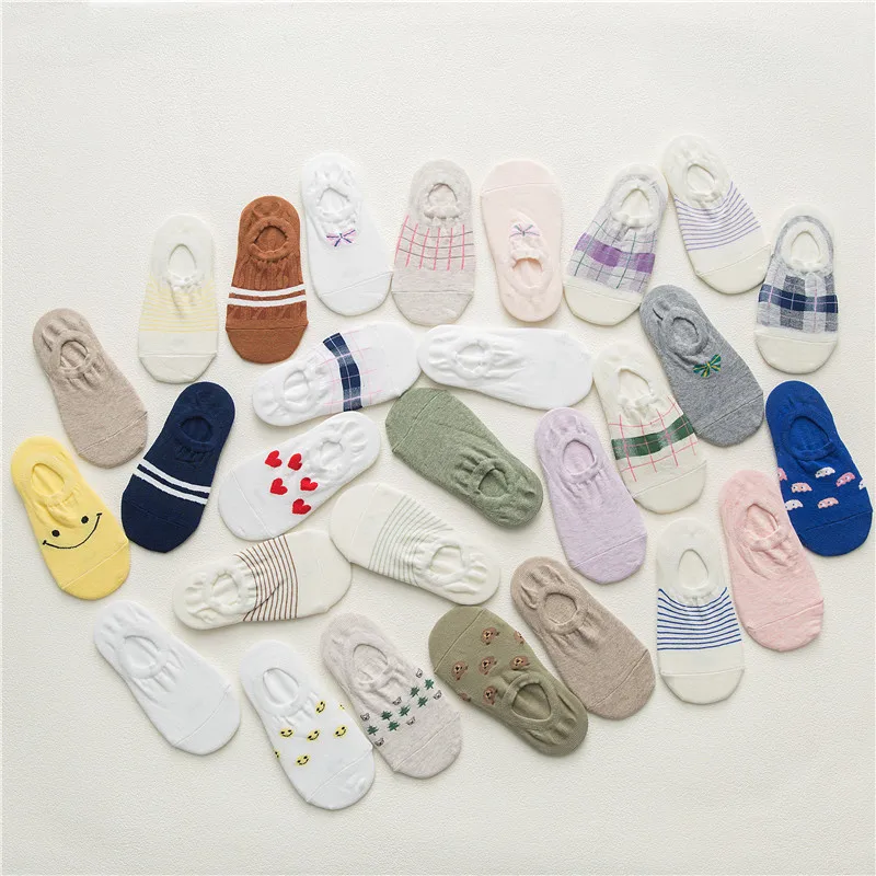 

HUI GUAN 4 Pairs One Pack Kawaii Vintage Cartoon Print Cute Socks Original Women Breathable Stretchy Cotton Boat Socks Women