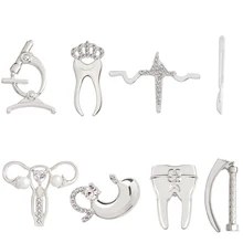 Broche médicale alliage dent Microscope Laryngoscope Scalpel battement de coeur estomac femmes utérus broches broches Badges pour médecin infirmière