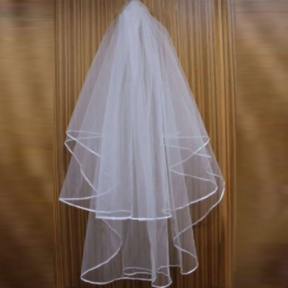 Новое поступление Свадебные аксессуары два слои ленточный край белый белоснежные свадебные вуали Фата с расческой