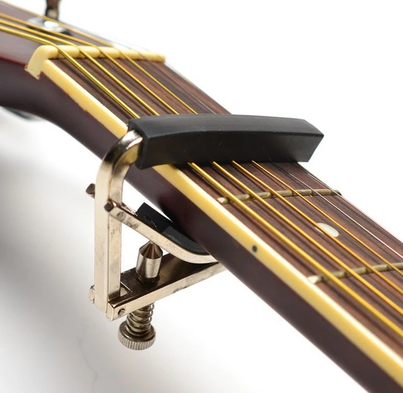 Капо на 3 ладу. Mc-4 каподастр для классической гитары, musedo. Каподастр с аккордами для гитары. На каком ладу ставить каподастр. Каподастр септим.