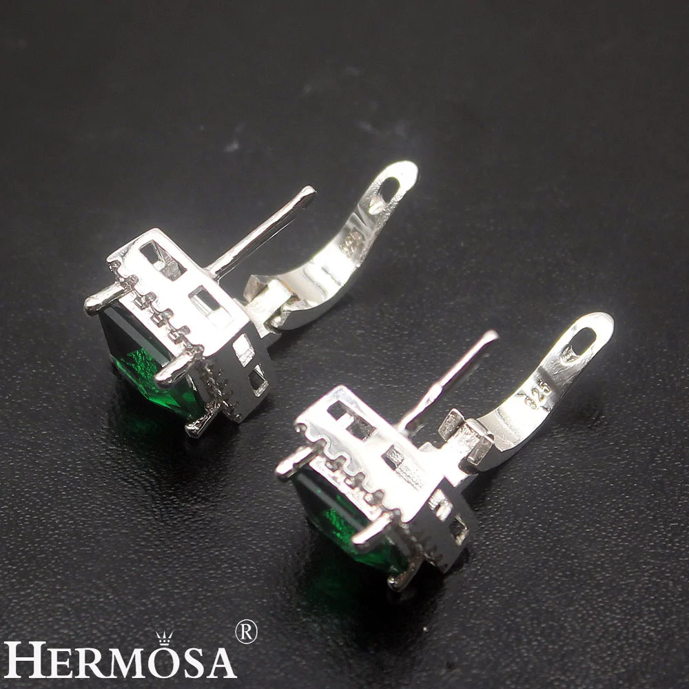 Комплект женских ювелирных изделий Hermosa Pretty серьги гвоздики серебристого цвета