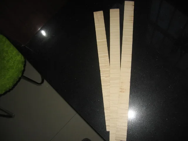 

Violin side panels High-end side panels Viola wood violin materials Various kinds of violin accessories