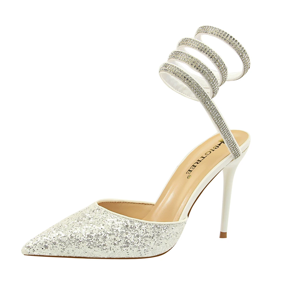 

2019 Hot Sale Buckle Strap Dropship Shoes Woman Sandals Flat Heels Silver Sandals Woman Summer Shoes