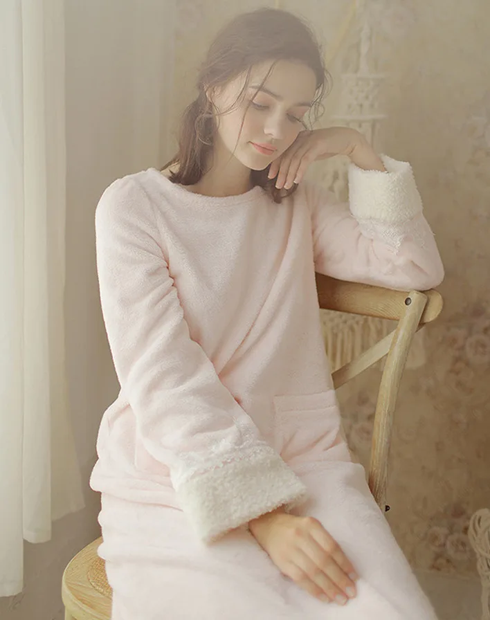 NIGHTGOWN (1)