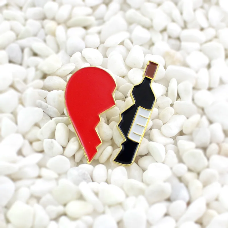 

Broken heart wine bottle brooch Cartoon fashion stitching 2 piece set of metal badges Sweater cowboy pin Couple friends gift