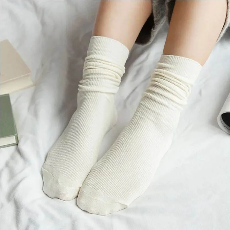 Зимние свободные носки средней длины для девочек, женские вязаные хлопковые длинные черные, оранжевые, серые, белые свободные однотонные носки с двумя иглами в консервативном стиле - Цвет: Белый