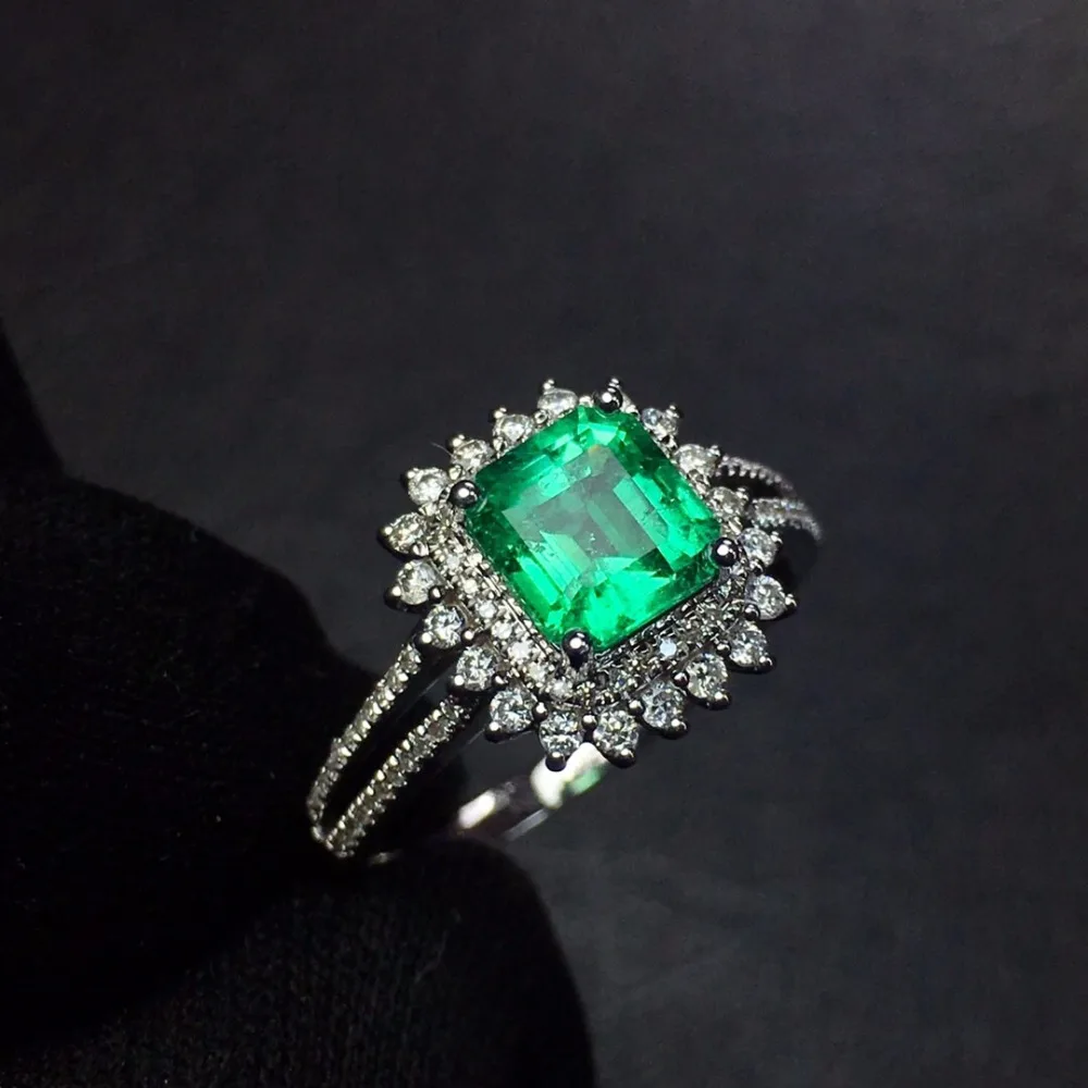 Женское кольцо из 18-каратного золота с бриллиантами 0.96ct | Украшения и аксессуары