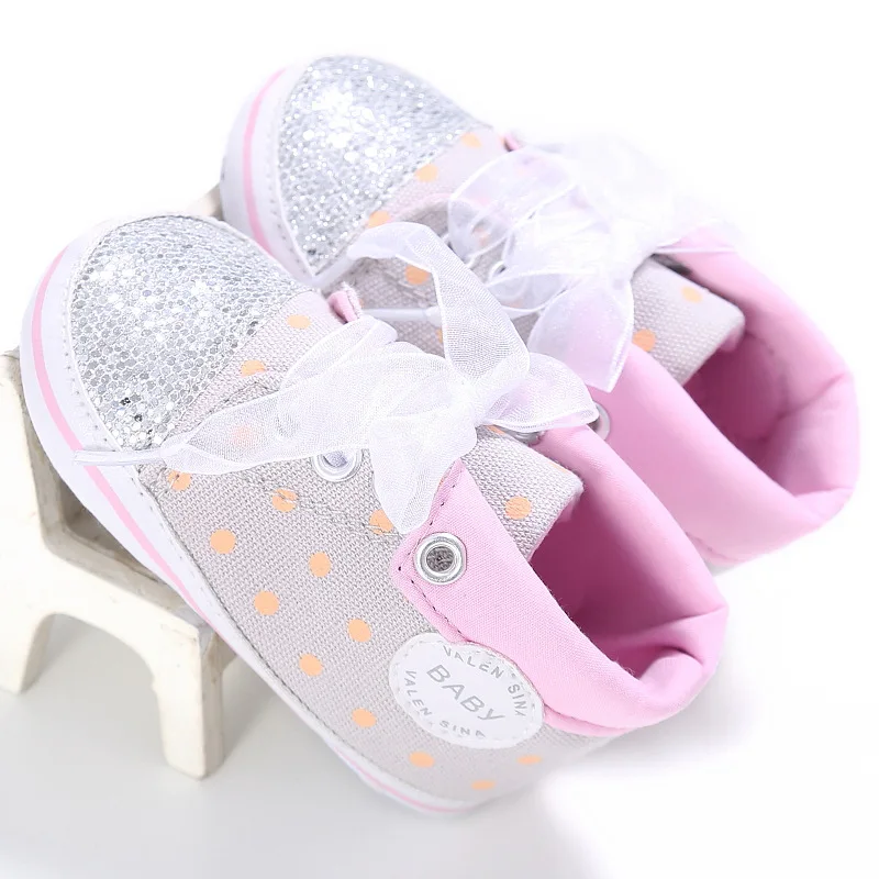 Babyshoes/Новые весенне-осенние модные кроссовки в горошек с кружевом для маленьких девочек, мягкая подошва, обувь для малышей, обувь для