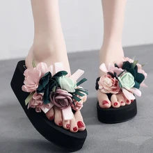 Женские шлепанцы; Вьетнамки; женские сандалии; женская пляжная обувь с цветком; коллекция года; модные шлепанцы на плоской подошве с цветочным узором; высота каблука 5 см