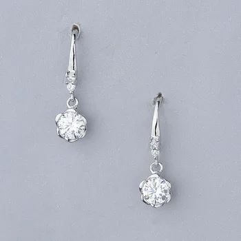 

Ears Hanging Female 925 Silver Pendant South Korea Fashion Beautiful Shine Product Silver Earrings 2018 Undertakes