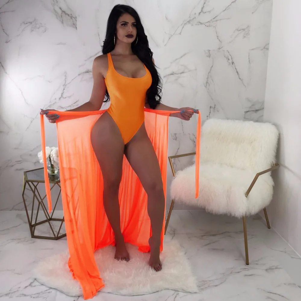 (4)