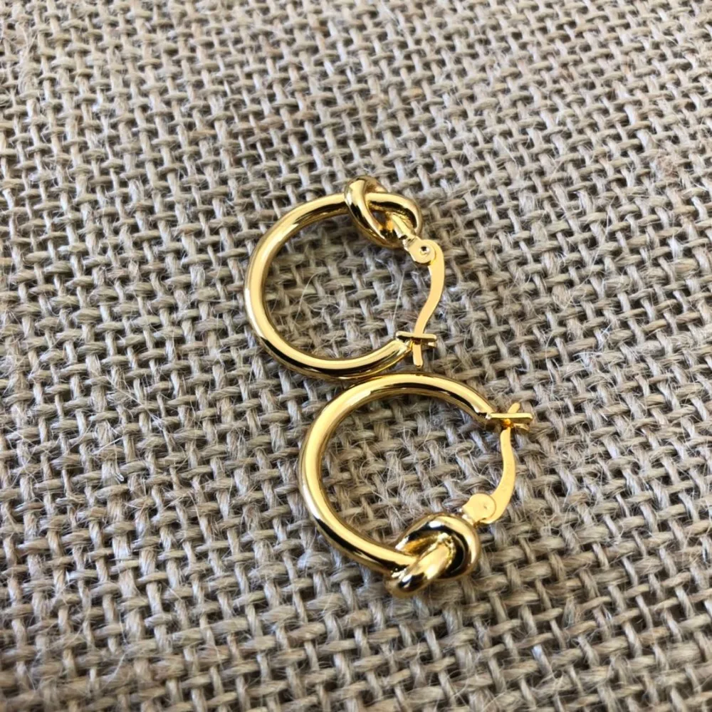

2019 Europe and the United States Cold Metal wind knotted CC Earring Kolczyki Kupe Joyas Jewelery Boucle Oreille Oorbel Ohrringe