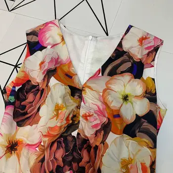 

2020 summer new temperament lady V-neck floral print dress