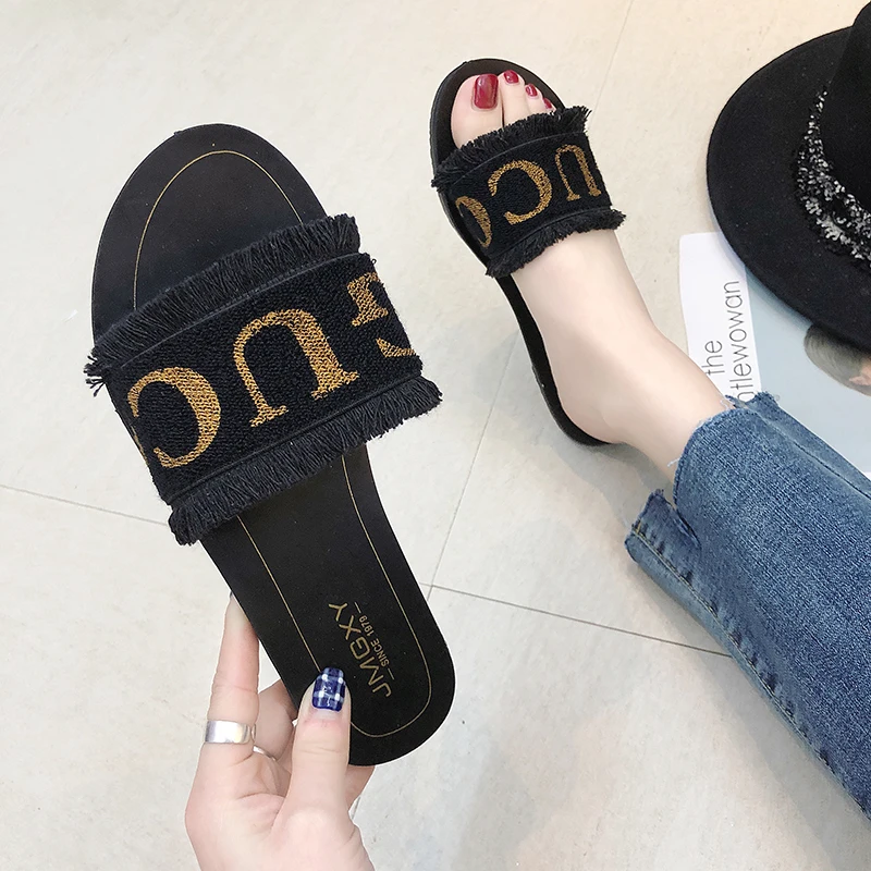 

2019 Summer New Designers Women Slippers Flat Bottom Pearls Brand Ladies Flip Flops Summer