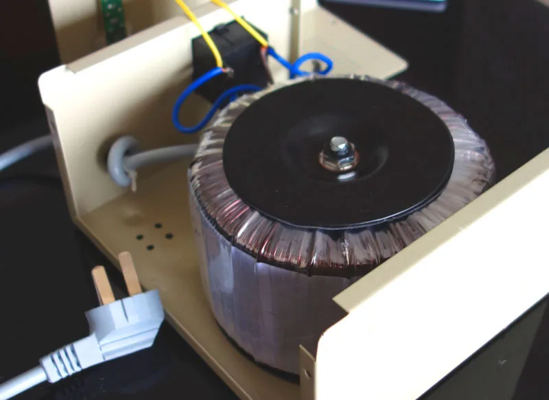 Купить ПРЕОБРАЗОВАТЕЛЬ НАПРЯЖЕНИЯ 220 В ДО 110 В НАПРЯЖЕНИЕ СИЛОВОЙ ...