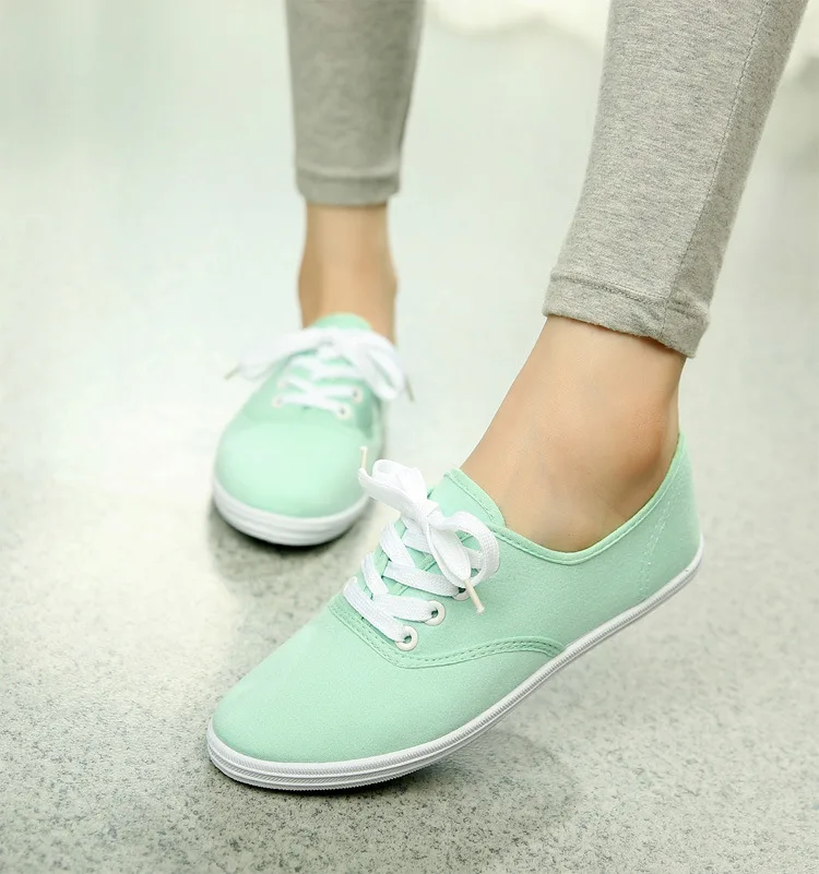 Женские кроссовки размера плюс 42; слипоны; женские парусиновые лоферы на плоской подошве; повседневная обувь ярких цветов; Женская Белая обувь; zapatos mujer - Цвет: Green1