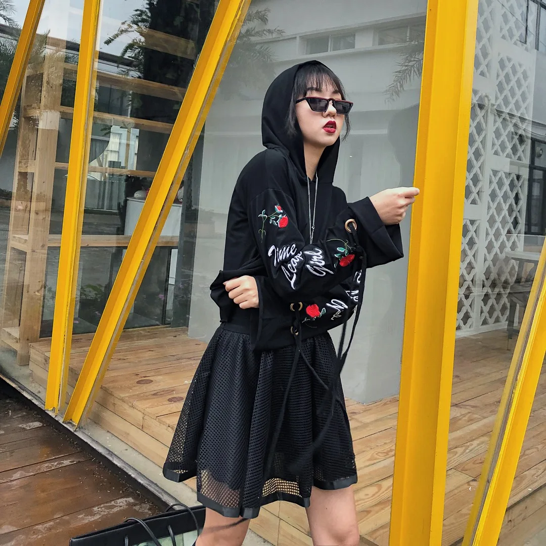 Harajuku модные hoodedвесенние модные короткие футболки с вышитыми буквами и цветочным принтом студенческие Футболки с длинным рукавом