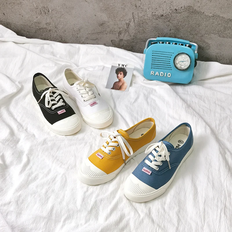 

Women White Shoes Famous Brand Good Quality Girls Canva Shoes Candy Color Lace Up Soft Sole Flats Trainers Spring Sneakers 35-39