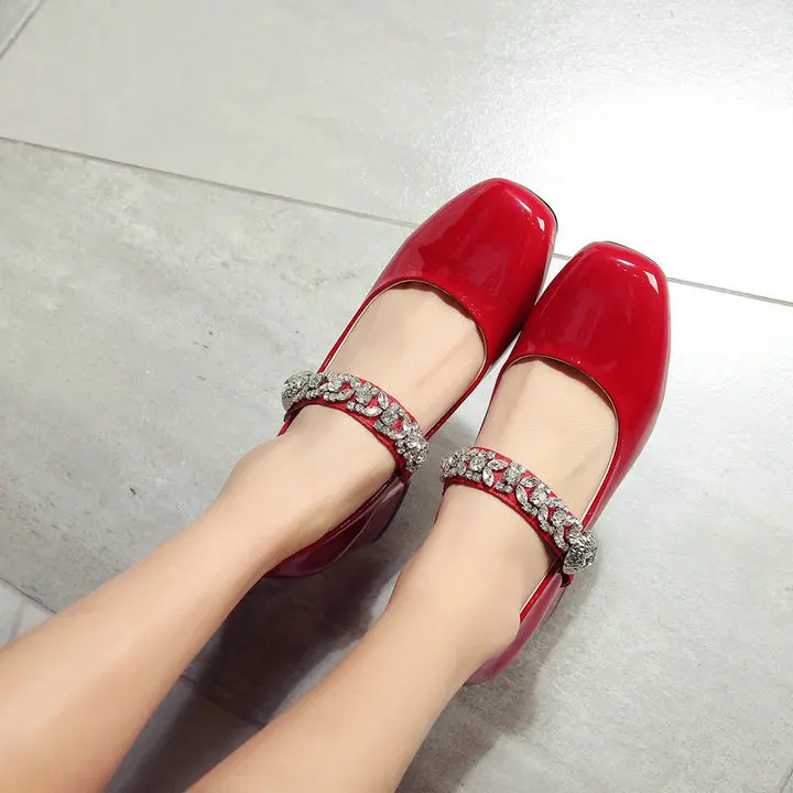 Удобные женские туфли-лодочки из лакированной кожи на квадратном каблуке; модные модельные туфли на высоком каблуке со стразами; цвет черный, красный, белый