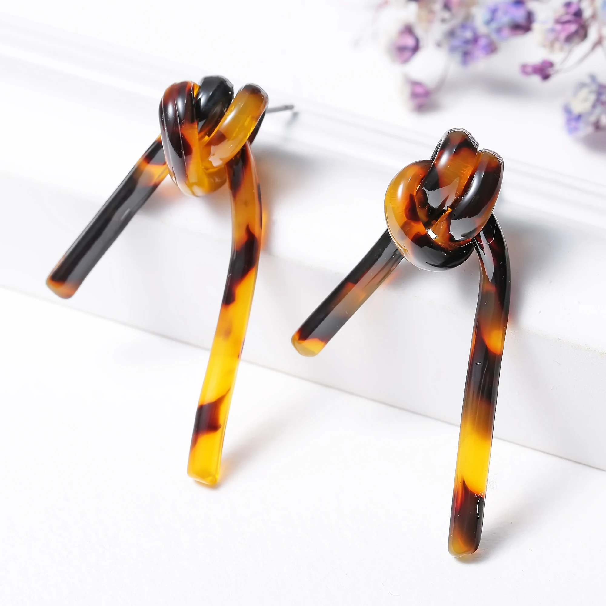 

Fashion Acrylic Geometric Long Strip Twisted Irregular Earrings Tortoiseshell Leopard Earrings for Women Accessories Pendientes