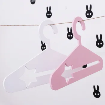 

1PCS Nordic Style Wooden Stars Decorated Hanger&Rack for Children's Room Shawl Scarf Closet Holder Organization -FZ