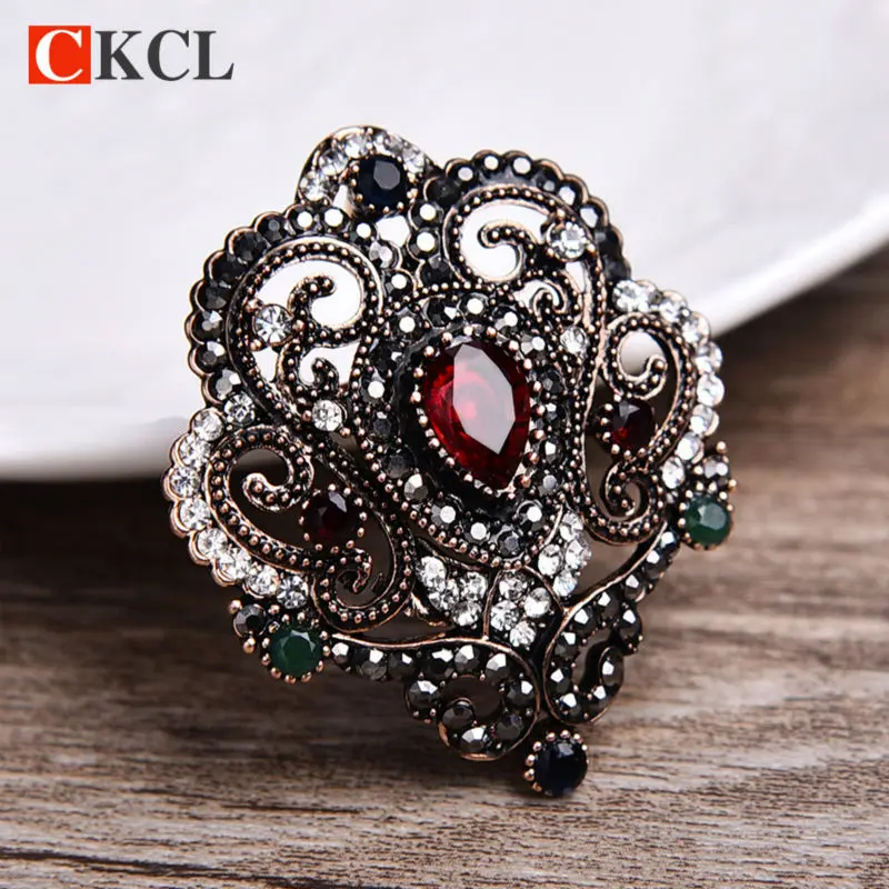 

CKCL New Style Vintage Turkish Brooch Women Retro Gold Color Flower Resin Crystal Broches Brooch Ladies Lapel Hijab Corsage Pin