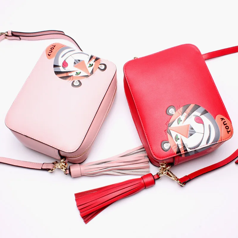 Women's new animal pattern leather Messenger bag Party bag European and American fashion model leather shoulder bag Women's new animal pattern leather Messenger bag Party bag European and American fashion model leather shoulder bag