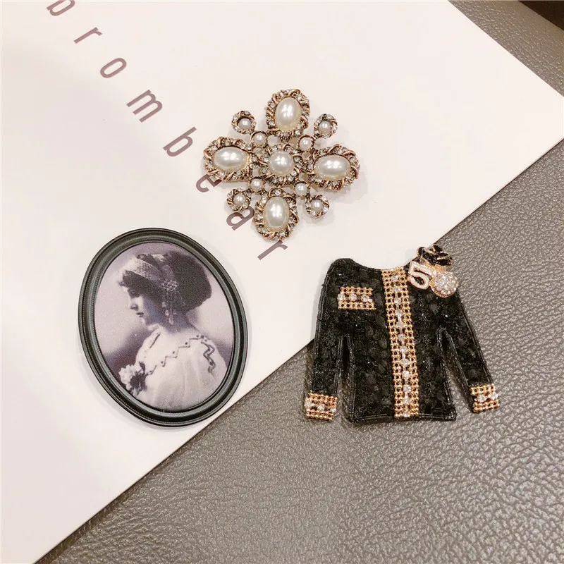 

Korea Handmade Vintage Coat Rhombus Beauty Rhinestone Pearl Badge Brooches Pins Fashion Jewelry Woman Accessories-JQGWBH042E
