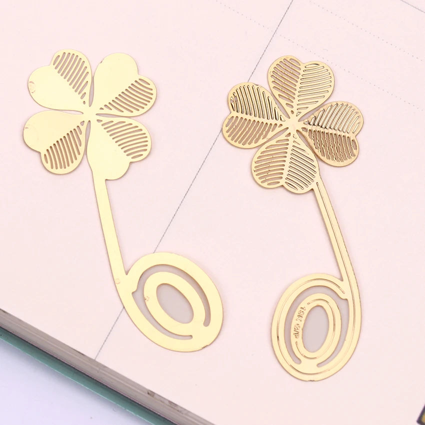 

1PC Office Reading Mark Book Mark Unique Creative Metal Hollow Four-leaf Clover Bookmark School Supplies