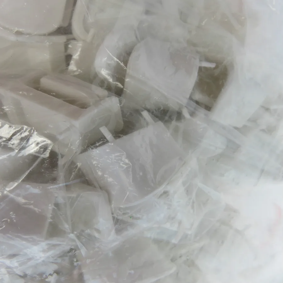 scale sofa white plastic furniture (5)
