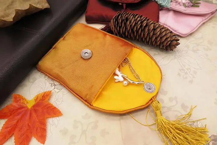 Tanie Porte Bijoux Joyero Organizador losowe 5 sztuk zestaw haft retro Satin Tassel Zipper ozdoba do torby klasyczna starożytny wiatr torebka