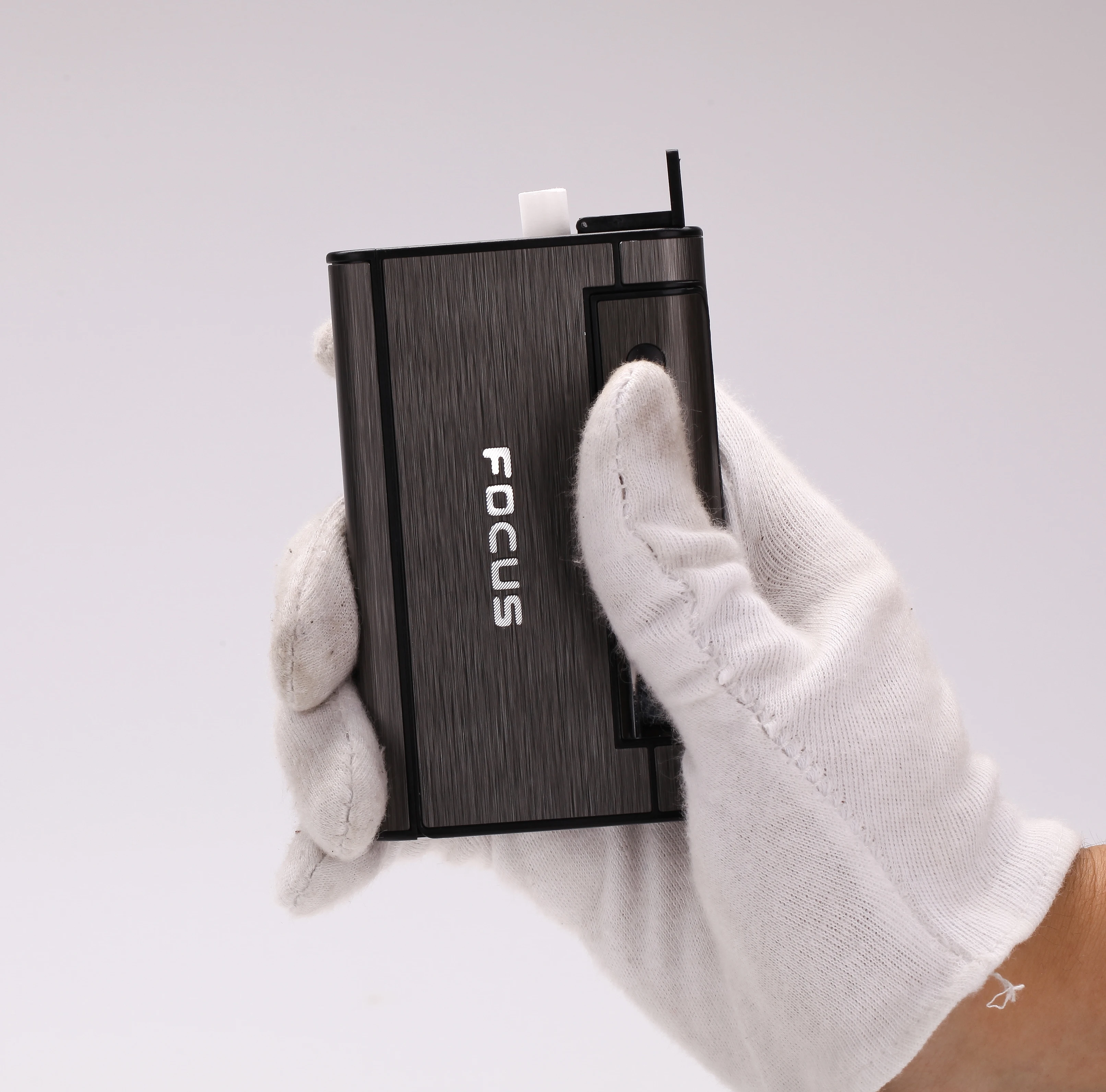 

Focus Hot Sale High Quality Automatic Cigarette Smoke Box With lighter Hand Push Type Embedded Cigarette Case Can Accommodate 8