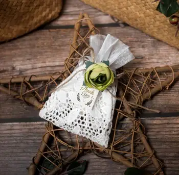 

20Pcs Beautiful White Lace Wedding Favors Candy Bags Box Sachet Bomboniera Party Supplies Chocolate Gift Bag + Artificial Flower