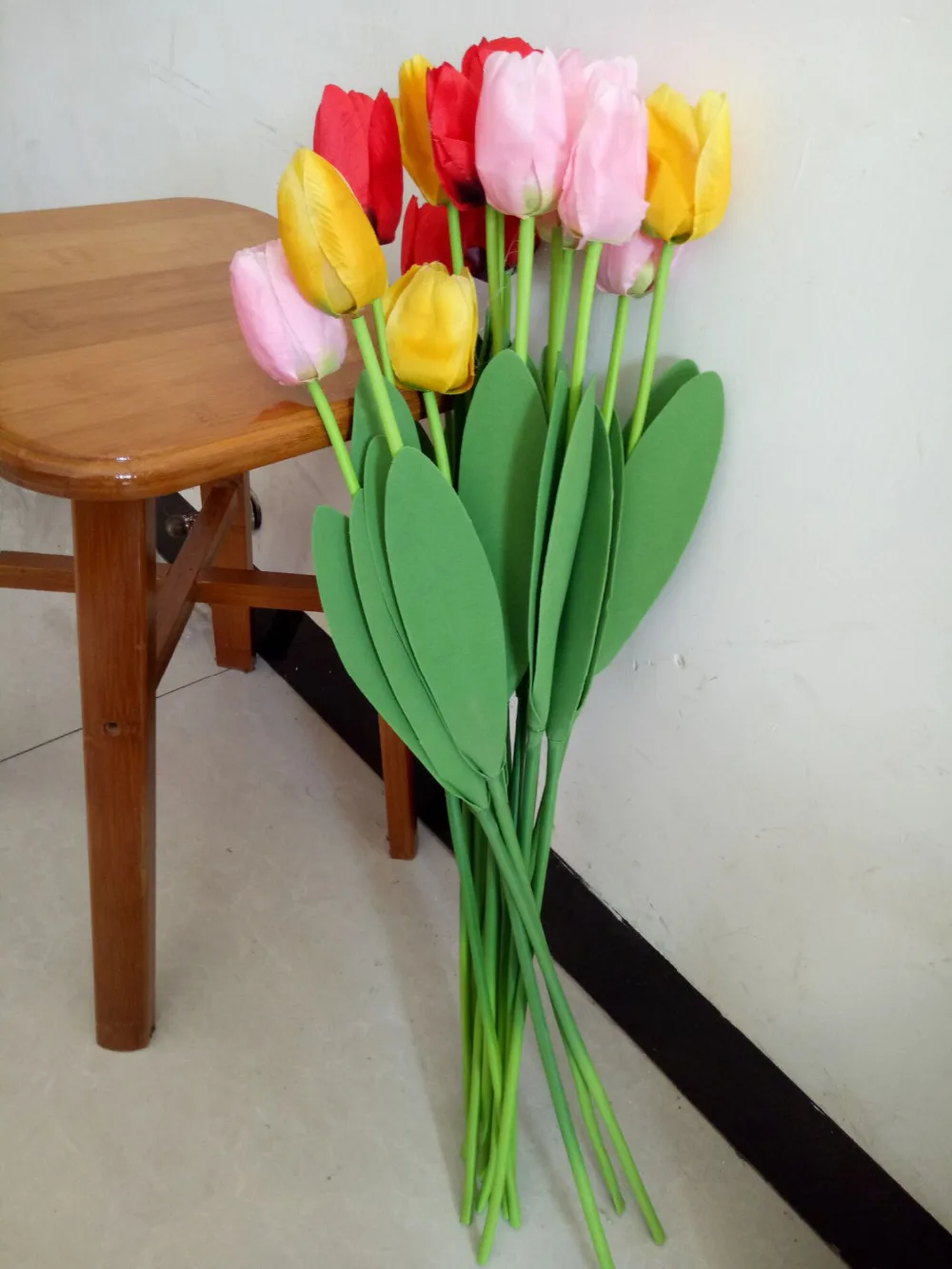Около 64 см высокий полюс искусственный цветок тюльпана Свадебная вечеринка Home Decor