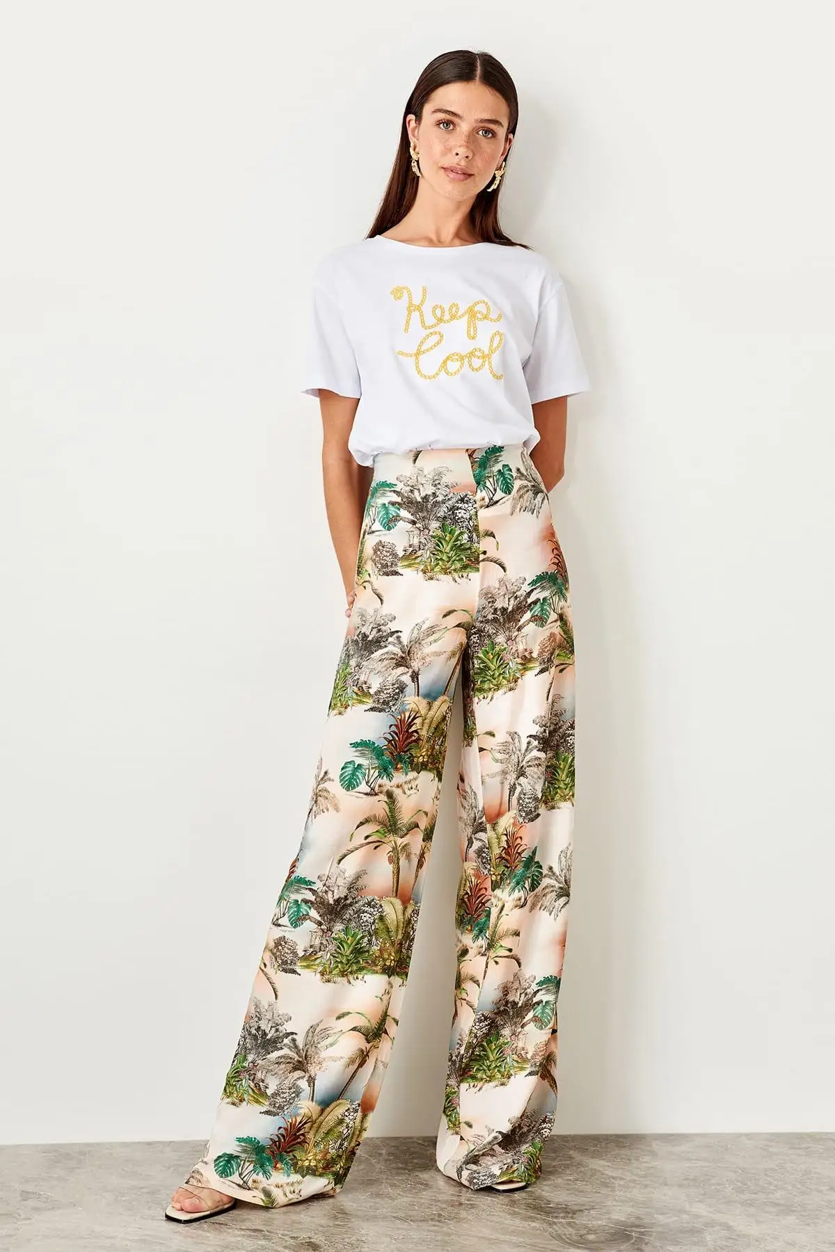 

Trendyol Multi Color Flare Pants TWOSS19XM0269