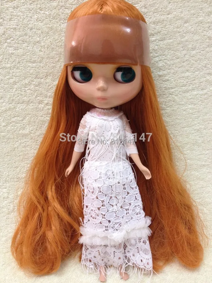 Телесный цвет куклы(коричневые волосы, загара кожи