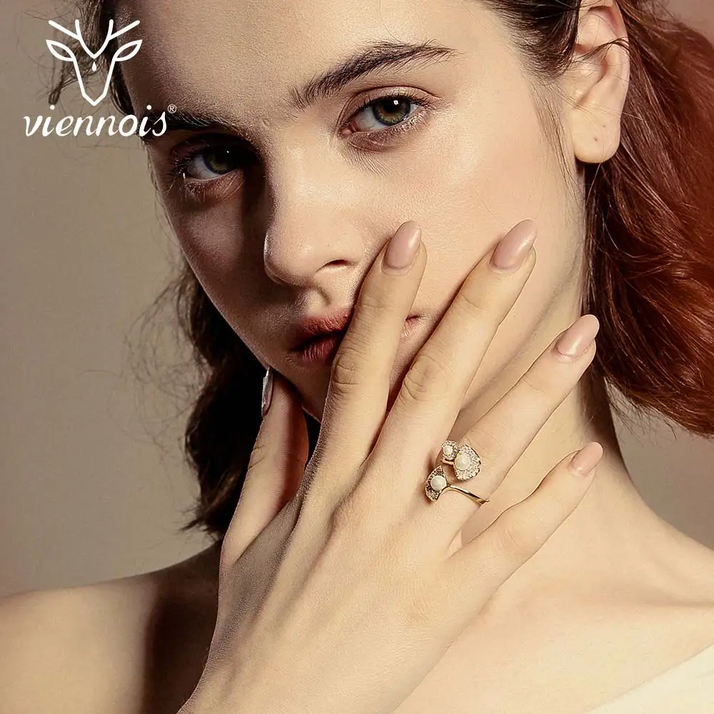 

Viennois Light Gold Color Rings for Women Simulated Pearl Cocktail Rings Female Rhinestone Party Rings Jewelry