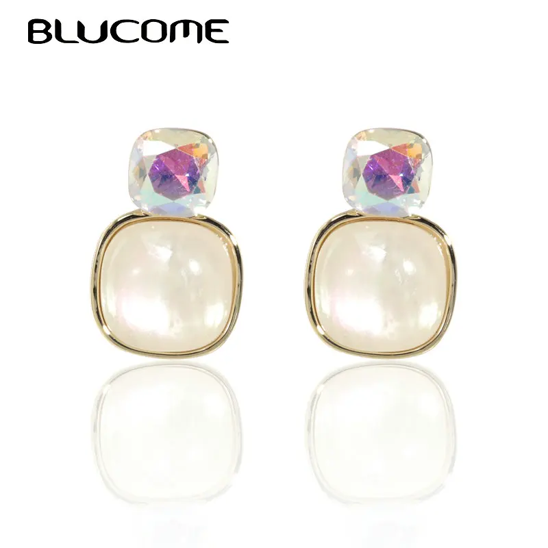 Женские квадратные серьги Blucome белые с опалом украшенные искусственным